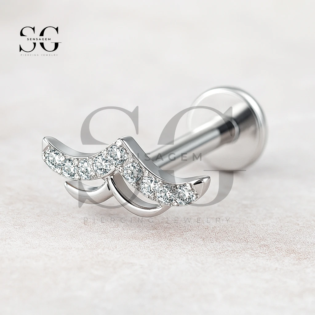 SGYS1062 Paved CZ Wave Internally Threaded Labret Piercing