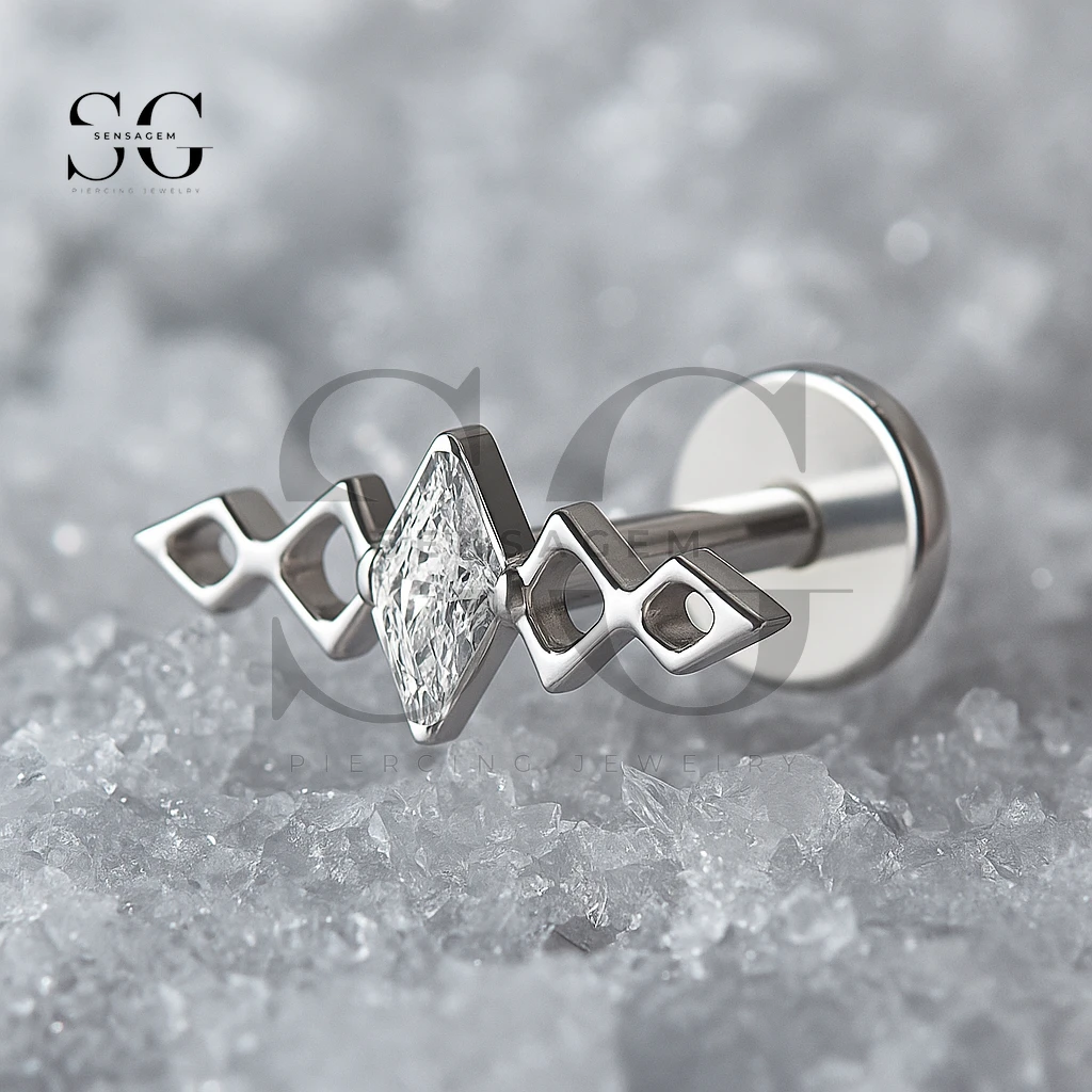 SGYS1165 Titanium Rhombus CZ Labret