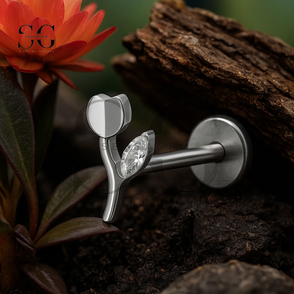 SGYS1224 Elegant Marquise Leaf Titanium Flat Back Labret